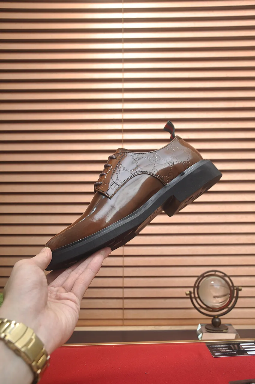 Men's shoes💰540💶Italy's top luxury men's shoe giant (GUCCI) (Gucci) (full cowhide lining) new arrival🍃Original European style🔰 Pleasant to the eye😍In order to make the shoes more durable and non-deformable🌀The production continues to follow traditional methods but there is still no lack of innovation💪Choose original sheepskin for the leather♻️ Smooth and natural And extra bright ⭐Made of imported cowhide, the first choice of rich people 38-45 (45 customized)